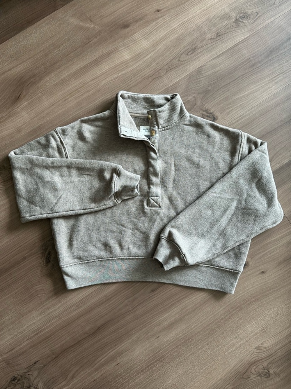 Brown buttoned sweatshirt